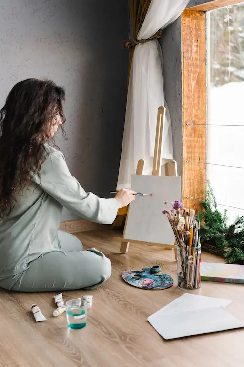 woman painting

benefits of being creative 